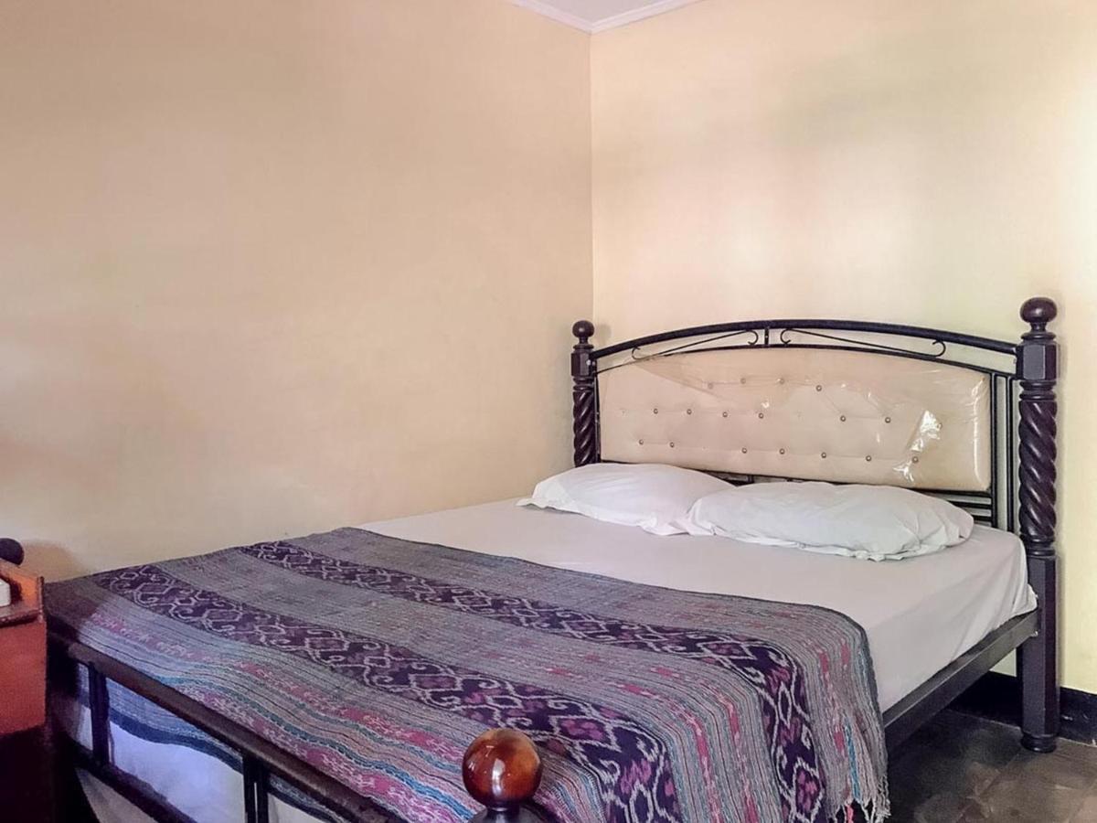 Oka Homestay Mitra Reddoorz Mataram Exterior foto